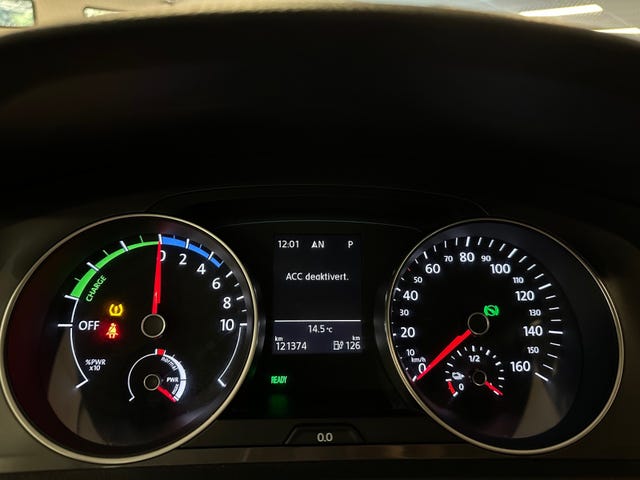 2015 VOLKSWAGEN GOLF - 9