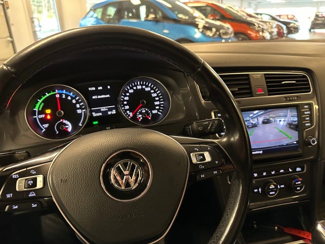 2015 VOLKSWAGEN GOLF - 12