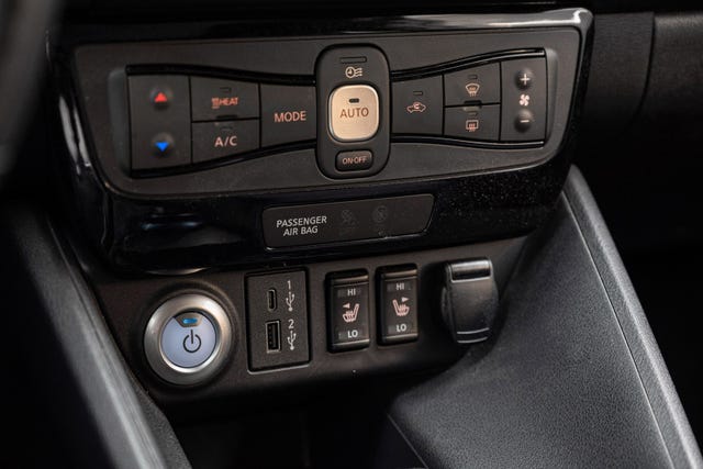 2022 NISSAN LEAF - 17