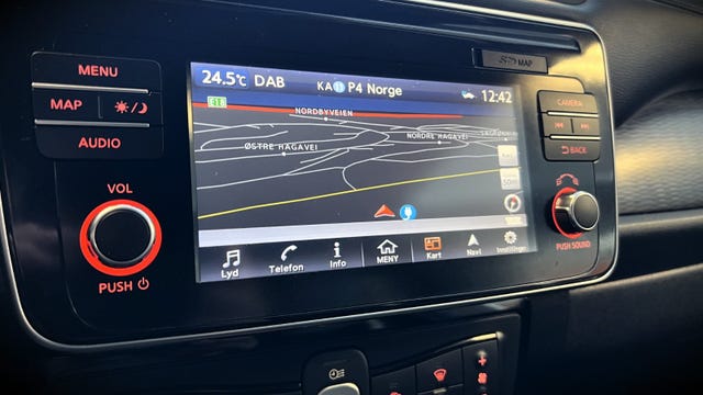 2018 NISSAN LEAF - 11