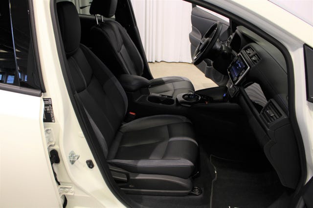 2022 NISSAN LEAF - 29