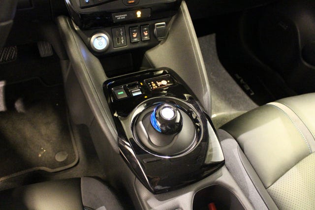 2022 NISSAN LEAF - 20