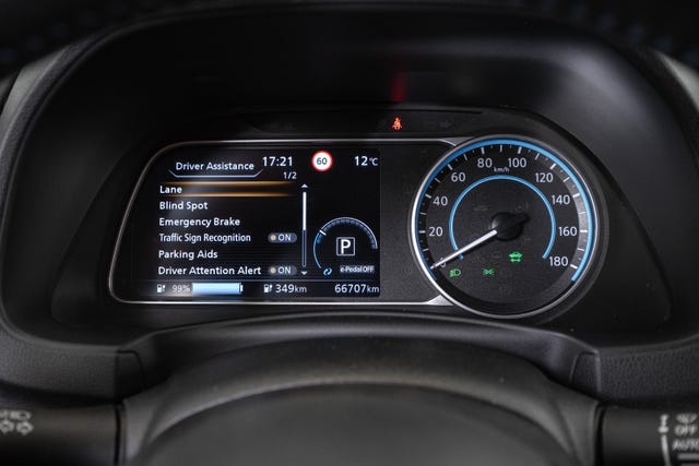 2021 NISSAN LEAF - 17