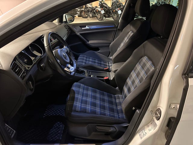 2018 VOLKSWAGEN GOLF - 19