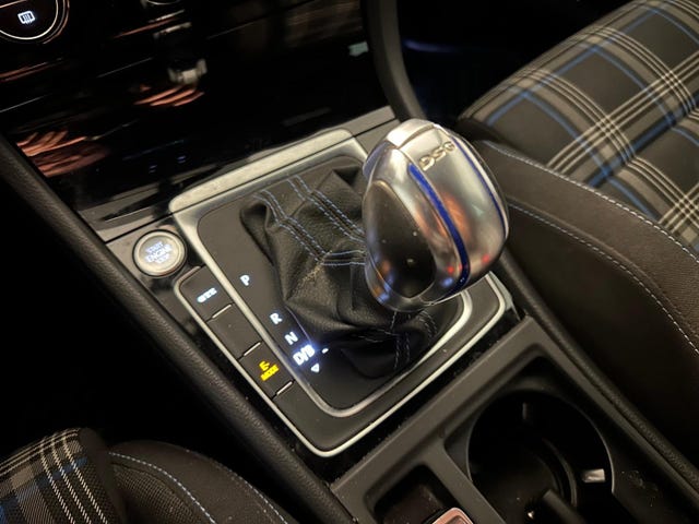 2018 VOLKSWAGEN GOLF - 25