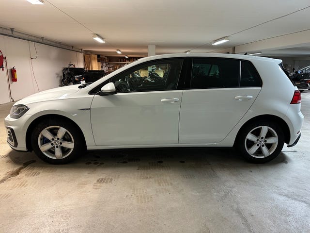 WVWZZZAUZJW808952 2018 VOLKSWAGEN GOLF-1