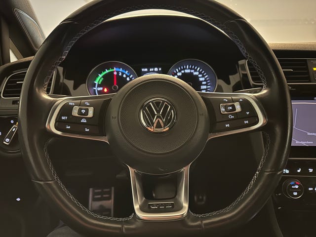 2018 VOLKSWAGEN GOLF - 21
