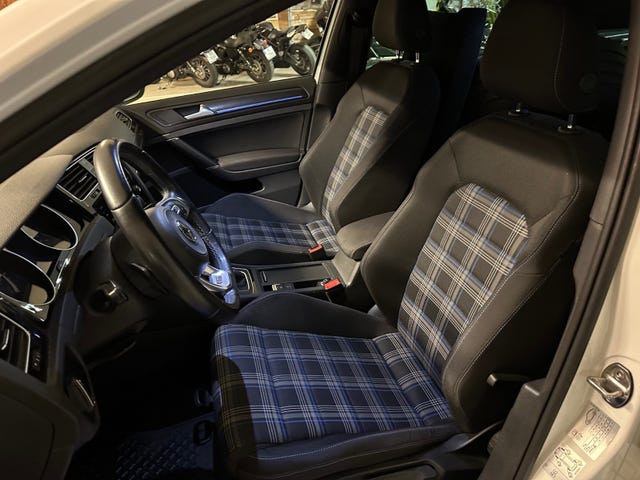 2018 VOLKSWAGEN GOLF - 20
