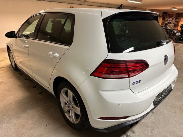 2018 VOLKSWAGEN GOLF - 16