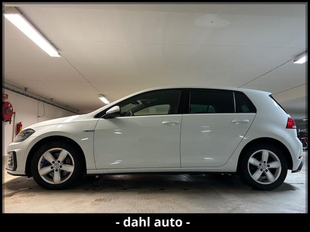 WVWZZZAUZJW808952 2018 VOLKSWAGEN GOLF-0