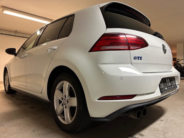 2018 VOLKSWAGEN GOLF - 15