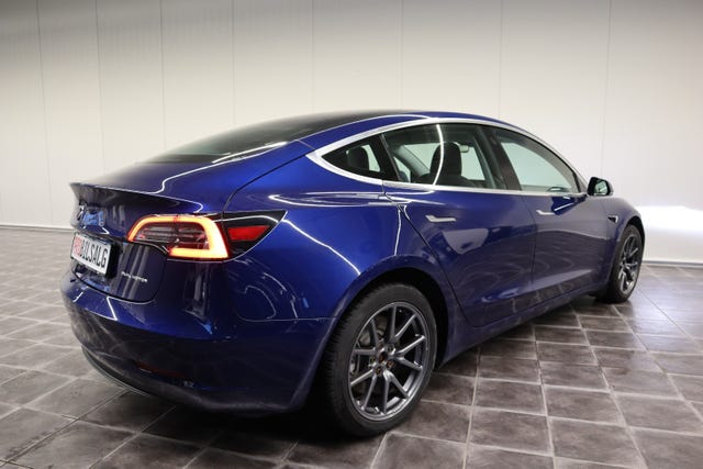 5YJ3E7EB5KF214844 2019 TESLA MODEL 3-4