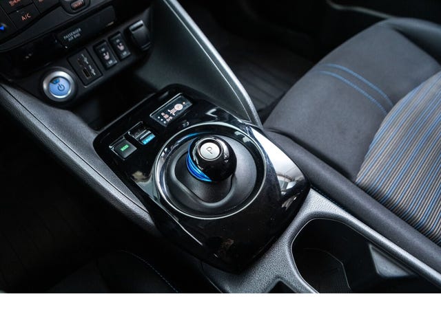 2021 NISSAN LEAF - 22