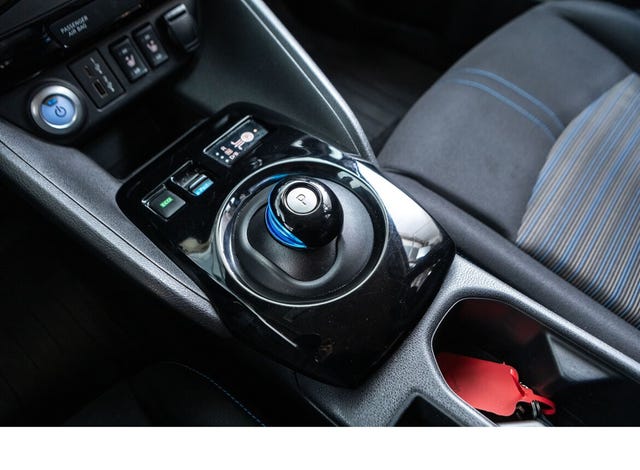 2021 NISSAN LEAF - 21