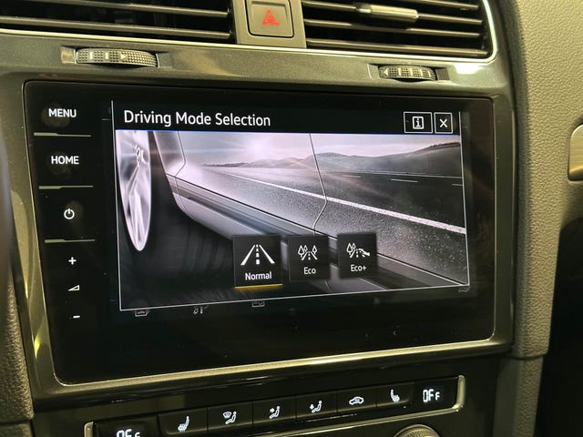 2019 VOLKSWAGEN GOLF - 31