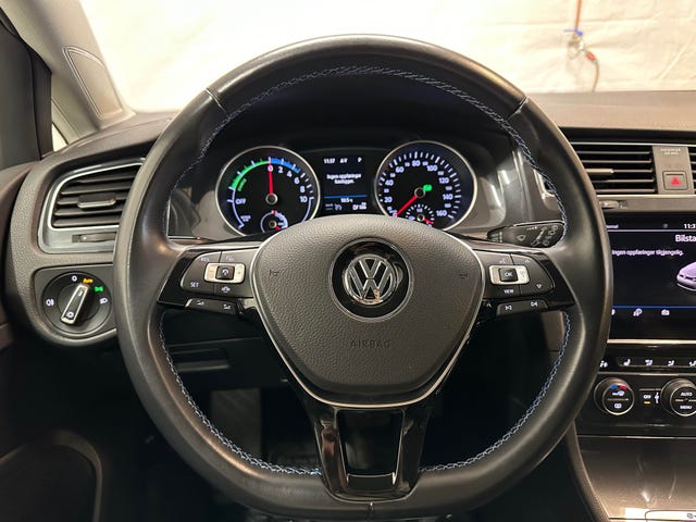 2019 VOLKSWAGEN GOLF - 26