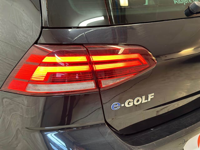 2019 VOLKSWAGEN GOLF - 11