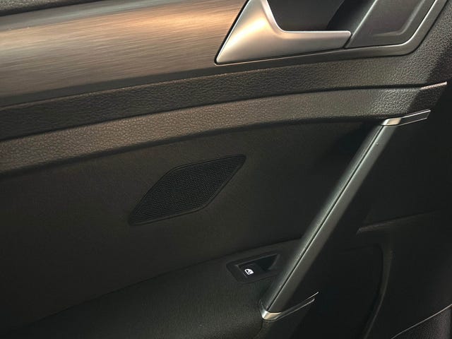 2019 VOLKSWAGEN GOLF - 19