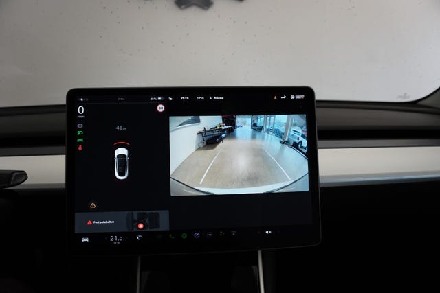 2019 TESLA MODEL 3 - 23