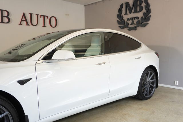 5YJ3E7EB4KF383396 2019 TESLA MODEL 3-4