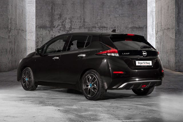 2022 NISSAN LEAF - 9