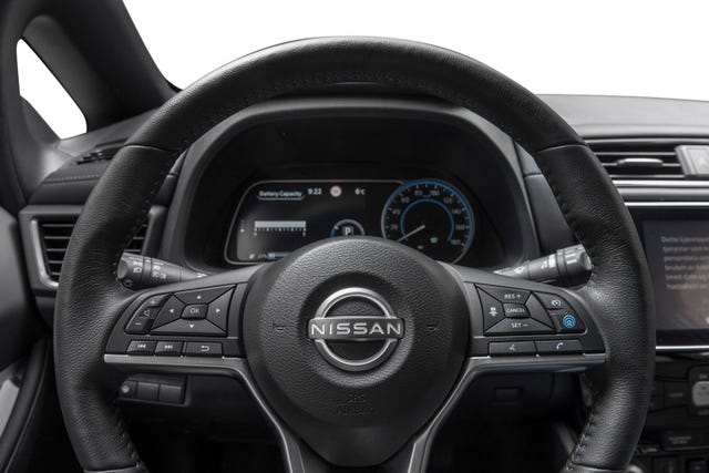 2022 NISSAN LEAF - 15