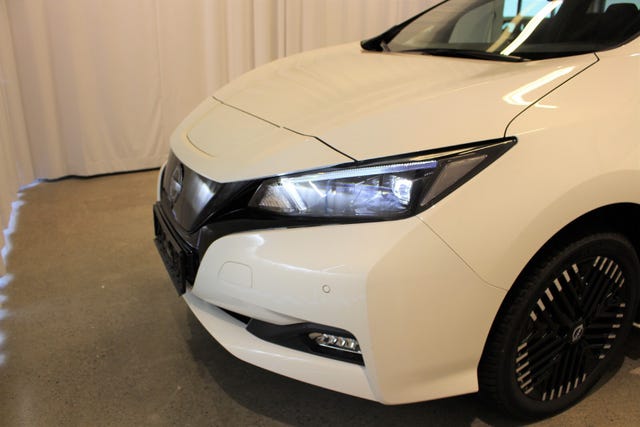 2022 NISSAN LEAF - 28