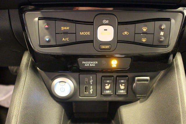 2022 NISSAN LEAF - 18