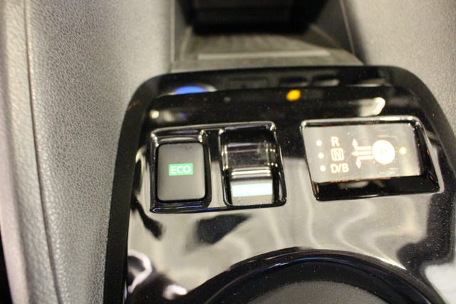 2022 NISSAN LEAF - 19