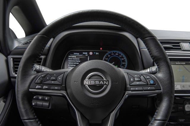 2022 NISSAN LEAF - 15