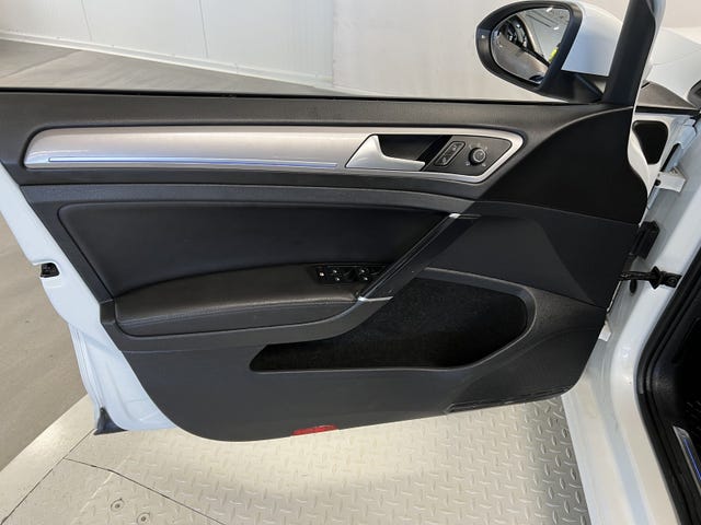 2015 VOLKSWAGEN GOLF - 27