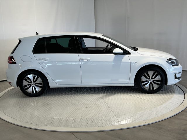 2015 VOLKSWAGEN GOLF - 8