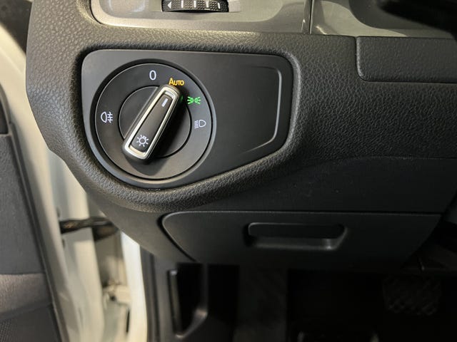 2015 VOLKSWAGEN GOLF - 19