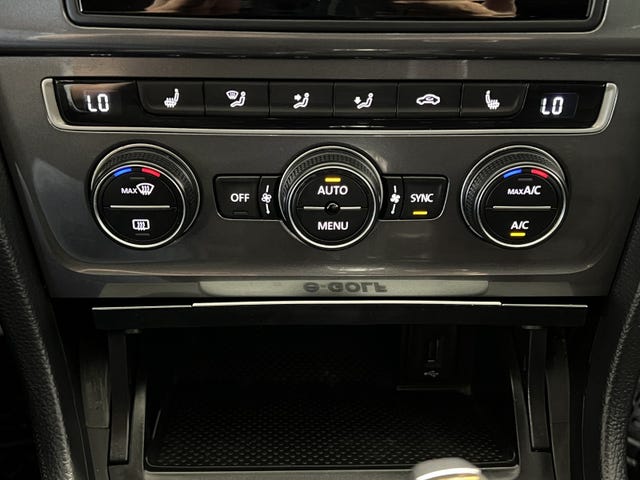 2015 VOLKSWAGEN GOLF - 25