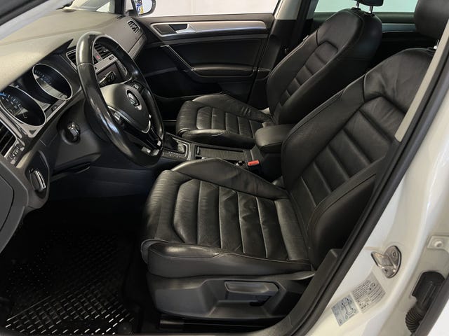 2015 VOLKSWAGEN GOLF - 29