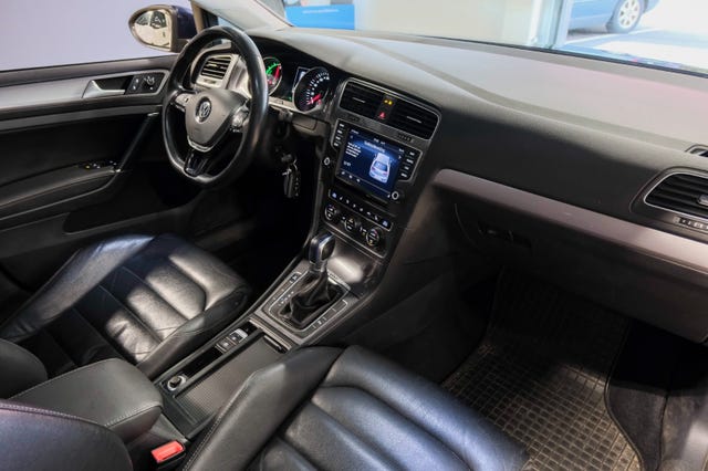 2015 VOLKSWAGEN GOLF - 18