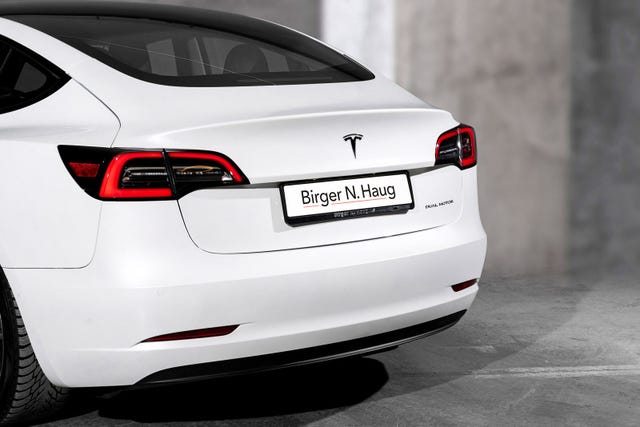 5YJ3E7EBXMF837945 2021 TESLA MODEL 3-5