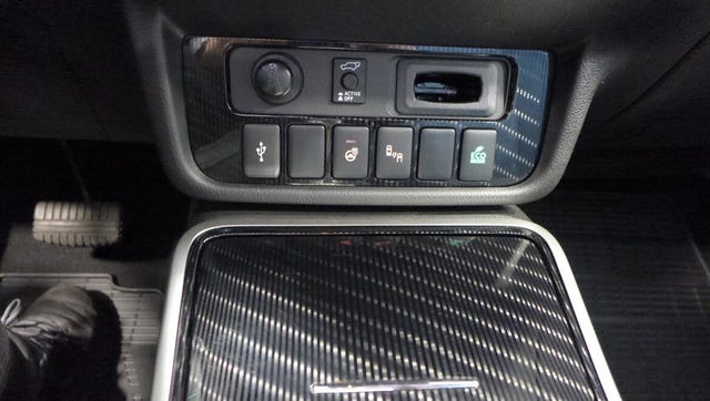 2020 MITSUBISHI OUTLANDER - 24