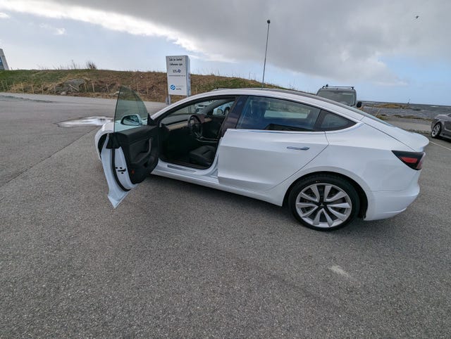2019 TESLA MODEL 3 - 31