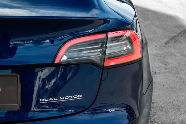 2019 TESLA MODEL 3 - 8