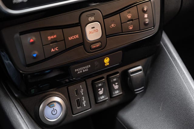 2022 NISSAN LEAF - 17
