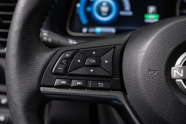 2022 NISSAN LEAF - 13