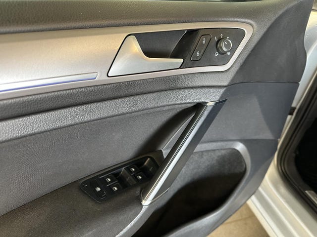 2015 VOLKSWAGEN GOLF - 12