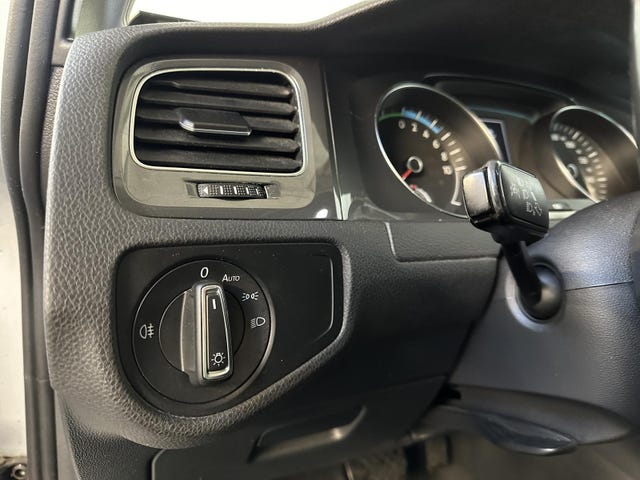 2015 VOLKSWAGEN GOLF - 18