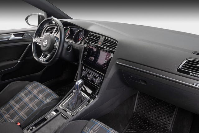 2019 VOLKSWAGEN GOLF - 14
