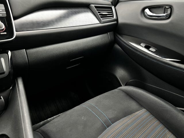 2018 NISSAN LEAF - 28