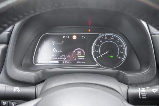 2018 NISSAN LEAF - 12
