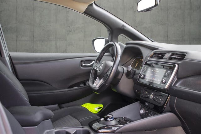 2018 NISSAN LEAF - 17