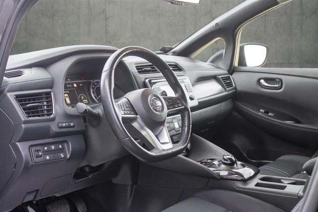 2018 NISSAN LEAF - 10