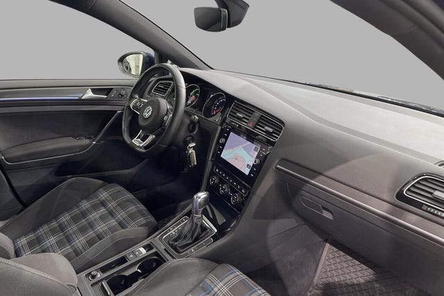 2018 VOLKSWAGEN GOLF - 19
